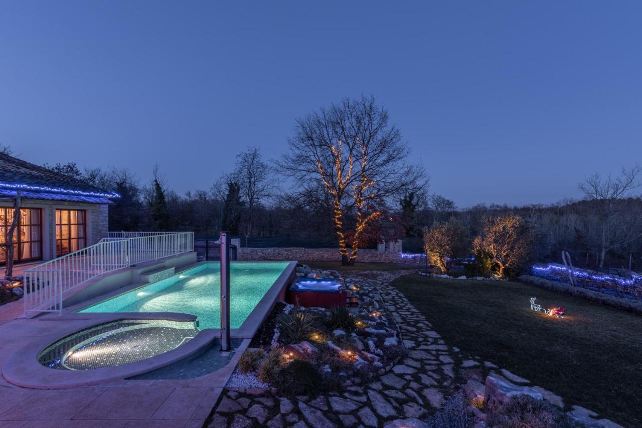 Family Villa Lipica With Private Pool And Jacuzzi Pazin Eksteriør billede
