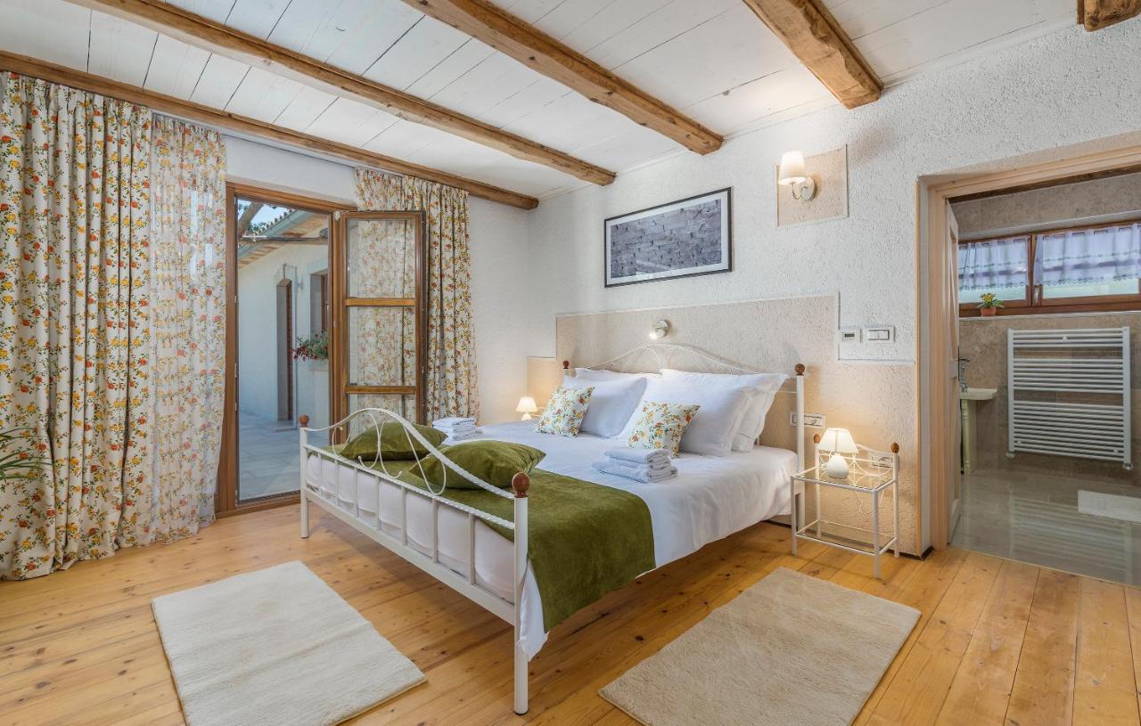 Family Villa Lipica With Private Pool And Jacuzzi Pazin Eksteriør billede