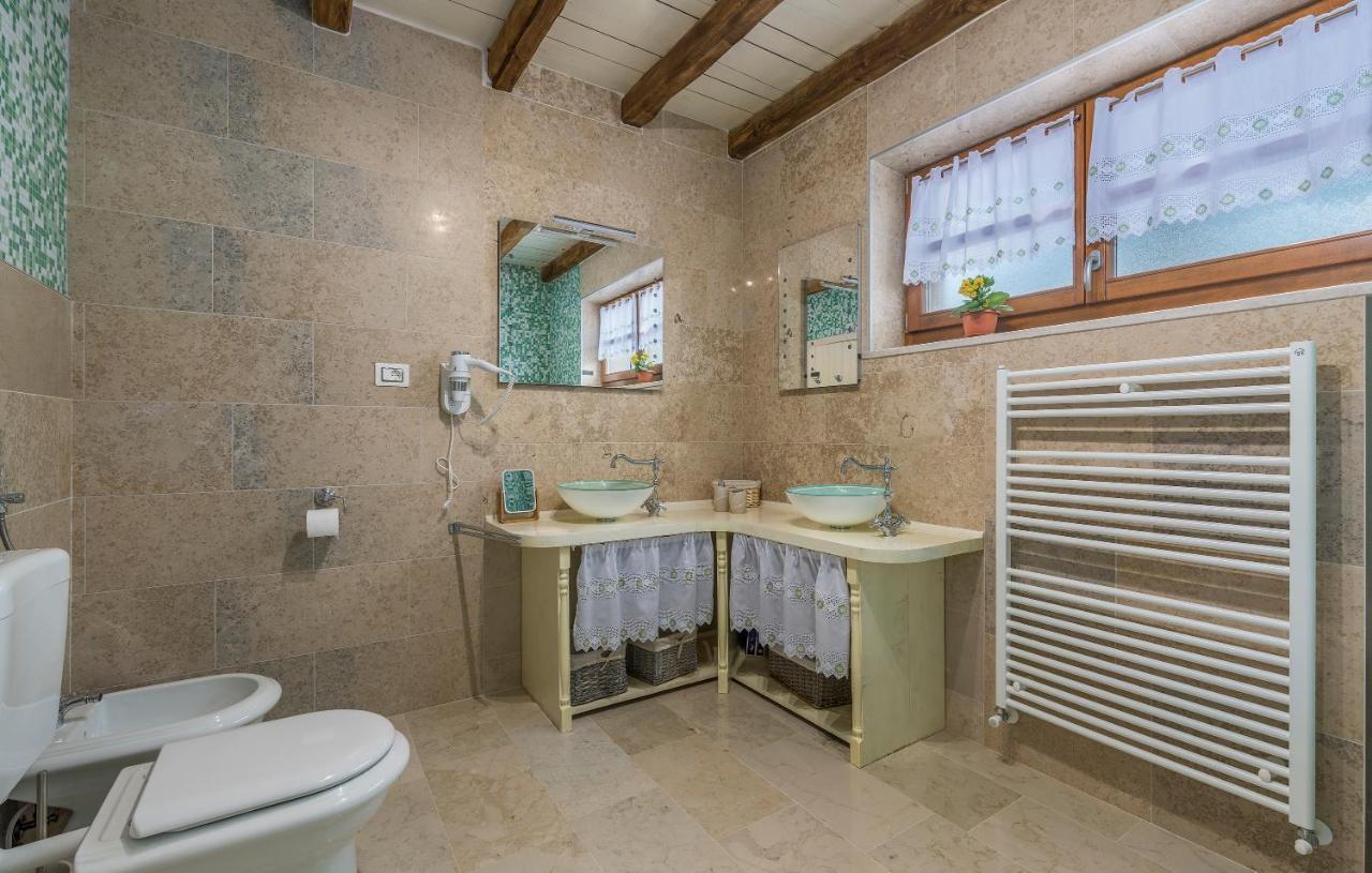 Family Villa Lipica With Private Pool And Jacuzzi Pazin Eksteriør billede